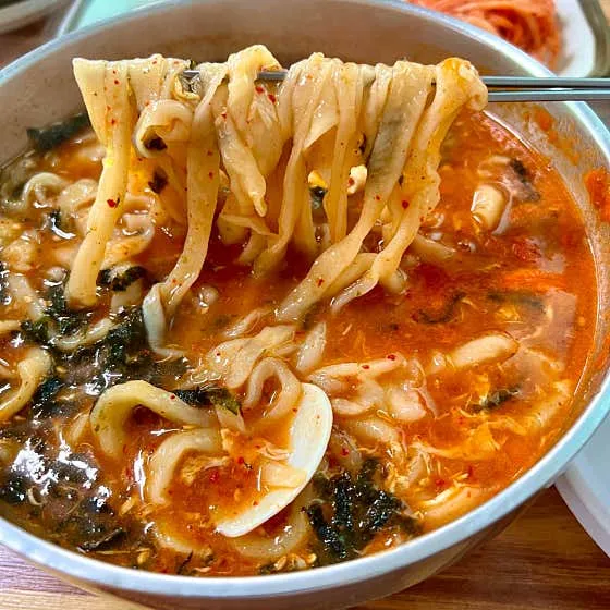 물치손칼국수