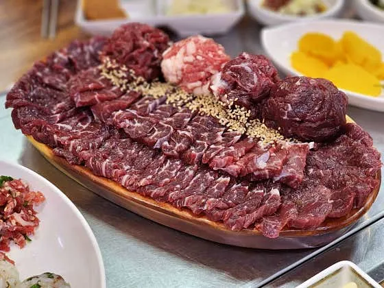 한우촌 상무본점