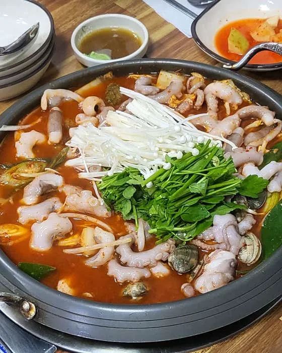 든든한추어탕 힘나는낙지볶음